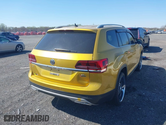 2018 Volkswagen Atlas SE with VIN 1V2KR2CA6JC535525, listed as a IAAI auction lot 41971141 with 62,514 mi miles and . Bid and sale history available at DreamBid. Image 16.