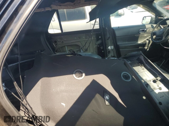 2018 Ford Police Interceptor Utility z VIN 1FM5K8AR6JGC76831, wystawiony jako Copart lot #55299875 z przebiegiem 83 571 mil mil oraz Szkoda całkowita • Salvage title. Historia ofert i sprzedaży dostępna na DreamBid. Obrazek 11.