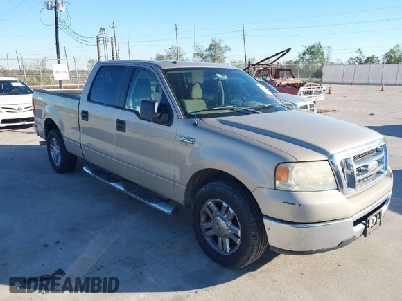 2008 Ford F-150 XL with VIN 1FTRW12W48FA88086, listed as a IAAI auction lot 40927853 with 259,522 mi miles. Bid and sale history available at carsss.com. Image 1.