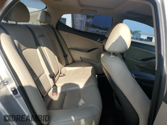 2015 Kia Optima EX с VIN 5XXGN4A71FG385837, выставлен на аукционе Copart как лот 60113905 с пробегом 172 274 миль миль и Списание • Salvage title. История ставок и продаж доступна на DreamBid. Изображение 10.