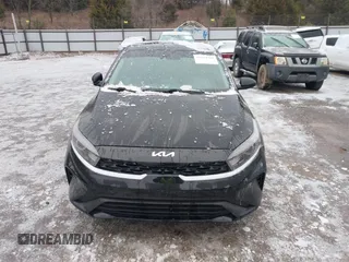2023 Kia Forte LXS z VIN 3KPF24AD9PE511818, wystawiony jako IAAI lot #41554269 z przebiegiem 16 465 mil mil oraz . Historia ofert i sprzedaży dostępna na DreamBid. Obrazek 12.
