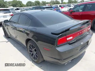 2014 Dodge Charger RT z VIN 2C3CDXCT4EH337763, wystawiony jako IAAI lot #42281217 z przebiegiem 121 653 mil mil oraz . Historia ofert i sprzedaży dostępna na DreamBid. Obrazek 3.