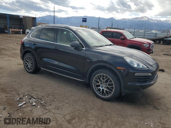 2014 Porsche Cayenne Diesel z VIN WP1AF2A20ELA35835, wystawiony jako Copart lot #44794265 z przebiegiem 158 528 mil mil oraz Nie do naprawy • Non repairable. Historia ofert i sprzedaży dostępna na DreamBid. Obrazek 4.