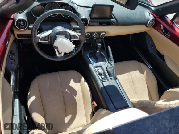 2020 Mazda MX-5 Miata Grand Touring z VIN JM1NDAM73L0412151, wystawiony jako Copart lot #47370245 z przebiegiem Nie podano mil oraz Nie do naprawy • Non repairable. Historia ofert i sprzedaży dostępna na DreamBid. Obrazek 8.