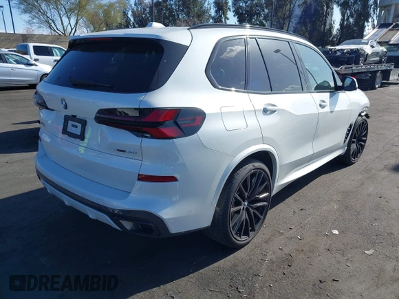 2024 BMW X5 xDrive40i z VIN 5UX23EU02R9T61437, wystawiony jako IAAI lot #41921905 z przebiegiem 19 178 mil mil oraz . Historia ofert i sprzedaży dostępna na DreamBid. Obrazek 4.