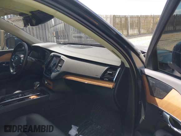2021 Volvo XC90 Momentum with VIN YV4A22PK3M1689322, listed as a IAAI auction lot 42005314 with 49,316 mi miles and . Bid and sale history available at DreamBid. Image 5.