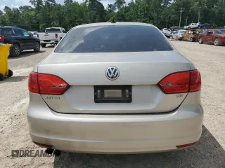 2014 Volkswagen Jetta SE z VIN 3VWD07AJ4EM299401, wystawiony jako Copart lot #61756715 z przebiegiem 133 246 mil mil oraz Szkoda całkowita • Salvage title. Historia ofert i sprzedaży dostępna na DreamBid. Obrazek 6.