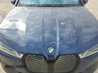 2023 BMW iX M60 with VIN WB533CF01PCM29925, listed as a Copart auction lot 54160244 with 8,226 mi miles and Salvage Title. Bid and sale history available at carsss.com. Image 13.