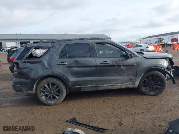 2018 Ford Explorer XLT with VIN 1FM5K8D87JGA91433, listed as a IAAI auction lot 41038180 with 125,351 mi miles. Bid and sale history available at carsss.com. Image 14.