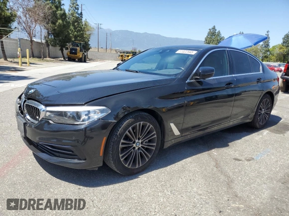 2020 BMW 5 Series 530i z VIN WBAJR3C04LWW76702, wystawiony jako Copart lot #58022565 z przebiegiem 63 594 mil mil oraz Szkoda całkowita • Salvage title. Historia ofert i sprzedaży dostępna na DreamBid. Obrazek 1.