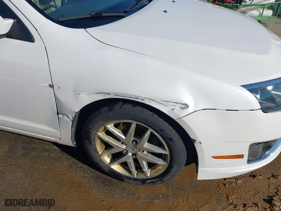 2011 Ford Fusion SEL with VIN 3FAHP0JA8BR255770, listed as a IAAI auction lot 41744199 with 146,889 mi miles. Bid and sale history available at carsss.com. Image 6.