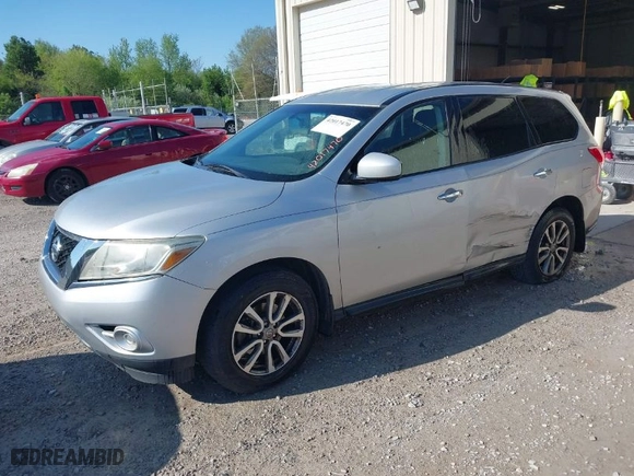 2014 Nissan Pathfinder SV with VIN 5N1AR2MN5EC733089, listed as a IAAI auction lot 42017470 with 159,523 mi miles. Bid and sale history available at carsss.com. Image 2.