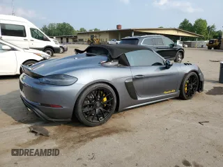 2024 Porsche 718 Spyder RS z VIN WP0CE2A8XRK240155, wystawiony jako Copart lot #67824394 z przebiegiem Nie podano mil oraz Szkody całkowita. Historia ofert i sprzedaży dostępna na DreamBid. Obrazek 3.