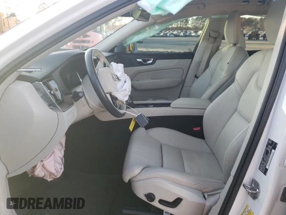 2020 Volvo XC60 Inscription with VIN YV4102DL0L1590426, listed as a Copart auction lot 83150784 with 49,154 mi miles and Salvage title. Bid and sale history available at DreamBid. Image 7.