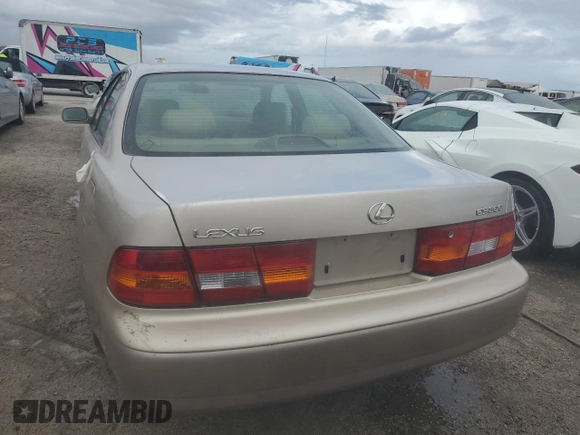 1998 Lexus ES 300 Luxury Sport Sdn with VIN JT8BF28G2W5025058, listed as a Copart auction lot 75097584 with 0 mi miles and Non Repairable. Bid and sale history available at carsss.com. Image 6.