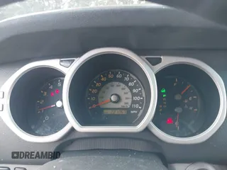 2004 Toyota 4Runner SR5 z VIN JTEBU14R048017010, wystawiony jako IAAI lot #41523872 z przebiegiem 221 067 mil mil oraz . Historia ofert i sprzedaży dostępna na DreamBid. Obrazek 7.