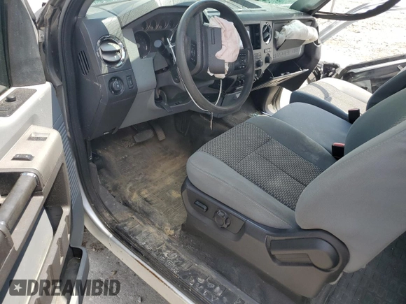 2014 Ford F-250 XL z VIN 1FT7X2B68EEA67690, wystawiony jako Copart lot #56468055 z przebiegiem 149 092 mil mil oraz Szkoda całkowita • Salvage title. Historia ofert i sprzedaży dostępna na DreamBid. Obrazek 8.