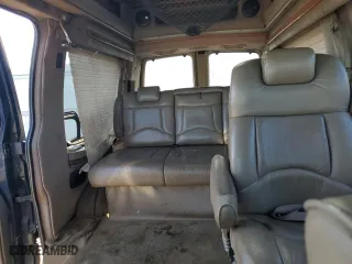 2001 GMC Savana Cargo Van YF7 Upfitter with VIN 1GDFG15R011100304, listed as a Copart auction lot 80039964 with 231,537 mi miles and Salvage Title. Bid and sale history available at carsss.com. Image 10.