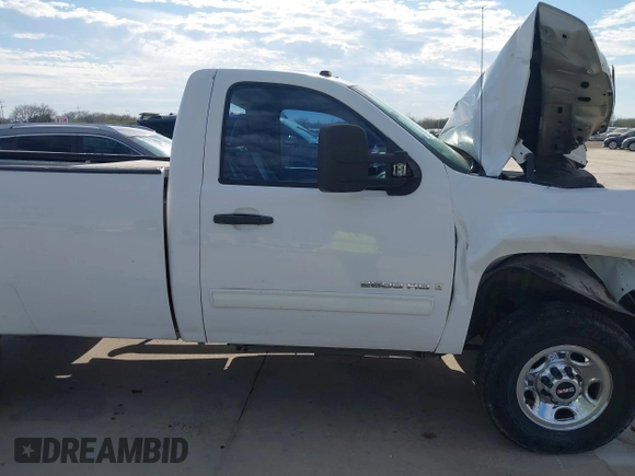 2009 GMC Sierra 2500HD z VIN 1GTHC44KX9E129618, wystawiony jako IAAI lot #41351695 z przebiegiem 133 304 mil mil oraz . Historia ofert i sprzedaży dostępna na DreamBid. Obrazek 13.