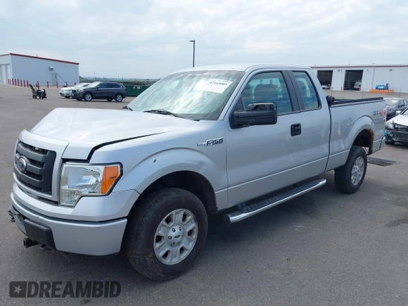 2012 Ford F-150 XL z VIN 1FTFX1EF4CKE22564, wystawiony jako IAAI lot #42444005 z przebiegiem 127 308 mil mil oraz . Historia ofert i sprzedaży dostępna na DreamBid. Obrazek 17.