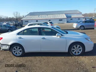 2009 Lexus ES 350 with VIN JTHBJ46G592308458, listed as a IAAI auction lot 41857896 with 209,754 mi miles. Bid and sale history available at carsss.com. Image 13.