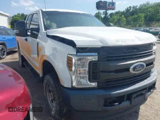 2018 Ford F-250 XL with VIN 1FT7X2B61JEC63030, listed as a IAAI auction lot 42773551 with 168,183 mi miles and . Bid and sale history available at DreamBid. Image 1.