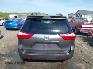 2015 Toyota Sienna XLE with VIN 5TDYK3DC9FS685768, listed as a IAAI auction lot 42062942 with 132,242 mi miles. Bid and sale history available at carsss.com. Image 16.