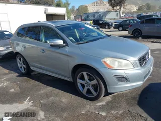 2010 Volvo XC60 3.0T with VIN YV4992DZ0A2109997, listed as a IAAI auction lot 41862289 with 105,979 mi miles. Bid and sale history available at carsss.com. Image 1.