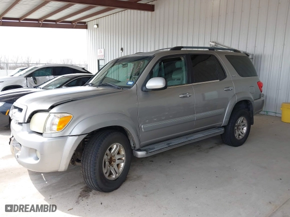 2005 Toyota Sequoia SR5 with VIN 5TDZT34A25S245549, listed as a IAAI auction lot 41724218 with 177,938 mi miles. Bid and sale history available at carsss.com. Image 2.