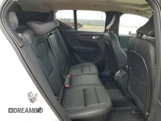 2022 Volvo XC40 Momentum with VIN YV4162UK0N2647095, listed as a Copart auction lot 52417015 with 42,041 mi miles and Salvage title. Bid and sale history available at DreamBid. Image 11.