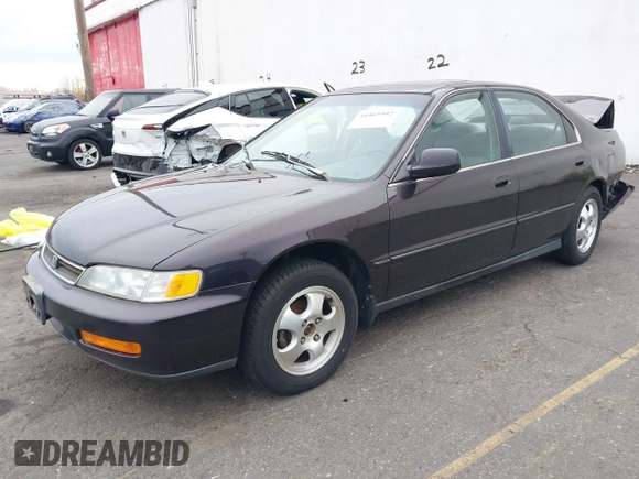 1997 Honda Accord Special Edition z VIN 1HGCD5607VA219742, wystawiony jako IAAI lot #41065942 z przebiegiem 150 885 mil mil oraz . Historia ofert i sprzedaży dostępna na DreamBid. Obrazek 2.