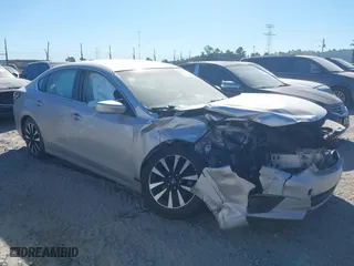 2018 Nissan Altima 2.5 SR with VIN 1N4AL3AP4JC205173, listed as a IAAI auction lot 40567623 with 110,262 mi miles. Bid and sale history available at carsss.com. Image 1.