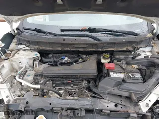 2017 Nissan Rogue SV with VIN KNMAT2MT0HP597360, listed as a IAAI auction lot 41864729 with 111,222 mi miles. Bid and sale history available at carsss.com. Image 10.