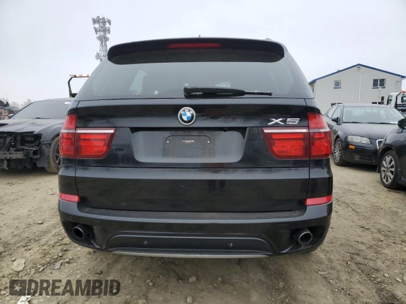 2013 BMW X5 xDrive35i with VIN 5UXZV4C59D0E09161, listed as a Copart auction lot 52372115 with 117,719 mi miles and Salvage Title. Bid and sale history available at carsss.com. Image 6.