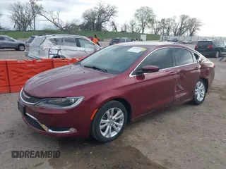 2015 Chrysler 200 Limited z VIN 1C3CCCAB8FN575131, wystawiony jako IAAI lot #42109879 z przebiegiem 104 384 mil mil oraz . Historia ofert i sprzedaży dostępna na DreamBid. Obrazek 17.