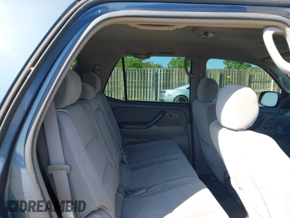 2006 Toyota Sequoia SR5 with VIN 5TDBT44A06S270314, listed as a IAAI auction lot 42225699 with 214,160 mi miles and . Bid and sale history available at DreamBid. Image 8.