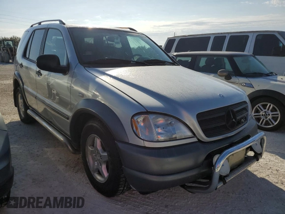 1998 Mercedes-Benz M-Class with VIN 4JGAB54E0WA033063, listed as a Copart auction lot 78306884 with 0 mi miles and Salvage Title. Bid and sale history available at carsss.com. Image 4.