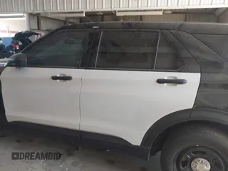 2020 Ford Police Interceptor Utility z VIN 1FM5K8AB0LGD08226, wystawiony jako IAAI lot #42413248 z przebiegiem Nie podano mil oraz . Historia ofert i sprzedaży dostępna na DreamBid. Obrazek 14.