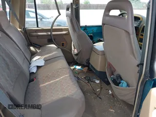 1994 Land Rover Discovery SD z VIN SALJY1247RA097510, wystawiony jako IAAI lot #42343474 z przebiegiem 137 141 mil mil oraz . Historia ofert i sprzedaży dostępna na DreamBid. Obrazek 8.