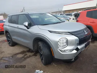 2023 Mitsubishi Outlander SE with VIN JA4J4UA85PZ030275, listed as a IAAI auction lot 41101417 with 39,639 mi miles. Bid and sale history available at carsss.com. Image 1.