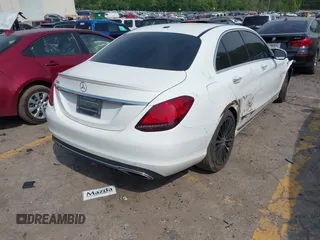 2019 Mercedes-Benz C 300 с VIN 55SWF8DB0KU308453, выставлен на аукционе IAAI как лот 42018308 с пробегом 43 850 миль миль и . История ставок и продаж доступна на DreamBid. Изображение 4.