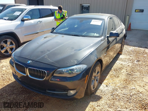 2013 BMW 5 Series 528i with VIN WBAXG5C5XDD233300, listed as a IAAI auction lot 41996457 with 91,899 mi miles and . Bid and sale history available at carsss.com. Image 2.