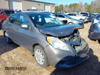 2014 Nissan Versa S with VIN 3N1CN7AP8EK440182, listed as a IAAI auction lot 41021179 with 182,009 mi miles. Bid and sale history available at carsss.com. Image 1.