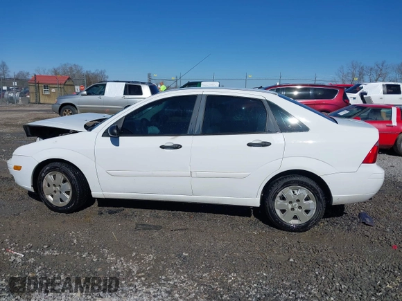 2007 Ford Focus S z VIN 1FAFP34N37W319953, wystawiony jako IAAI lot #41737822 z przebiegiem 208 801 mil mil oraz . Historia ofert i sprzedaży dostępna na DreamBid. Obrazek 15.