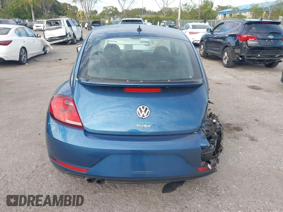 2018 Volkswagen Beetle S z VIN 3VWFD7AT5JM710121, wystawiony jako IAAI lot #41264655 z przebiegiem 37 871 mil mil oraz . Historia ofert i sprzedaży dostępna na DreamBid. Obrazek 16.