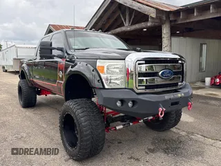 2011 Ford F-250 XL z VIN 1FT7W2BT4BEC66370, wystawiony jako Copart lot #56407075 z przebiegiem 97 025 mil mil oraz Czysty tytuł • Clean title. Historia ofert i sprzedaży dostępna na DreamBid. Obrazek 1.