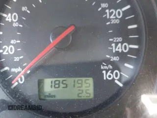 2001 Volkswagen GTI z VIN 9BWPG61J614073541, wystawiony jako IAAI lot #41997997 z przebiegiem 185 195 mil mil oraz . Historia ofert i sprzedaży dostępna na DreamBid. Obrazek 7.