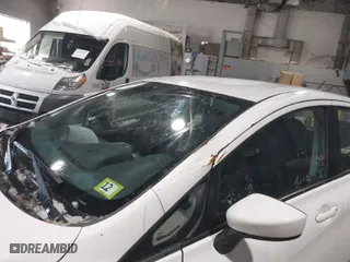 2015 Nissan Versa Note S with VIN 3N1CE2CP1FL427558, listed as a IAAI auction lot 41582537 with 184,663 mi miles. Bid and sale history available at carsss.com. Image 6.