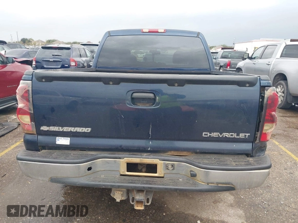 2005 Chevrolet Silverado 1500 LS z VIN 2GCEC13T151397500, wystawiony jako IAAI lot #40999355 z przebiegiem 302 934 mil mil oraz . Historia ofert i sprzedaży dostępna na DreamBid. Obrazek 16.