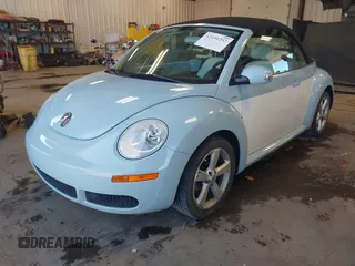 2010 Volkswagen Beetle with VIN 3VWRG3AL1AM003482, listed as a IAAI auction lot 42191257 with 76,072 mi miles and . Bid and sale history available at DreamBid. Image 2.